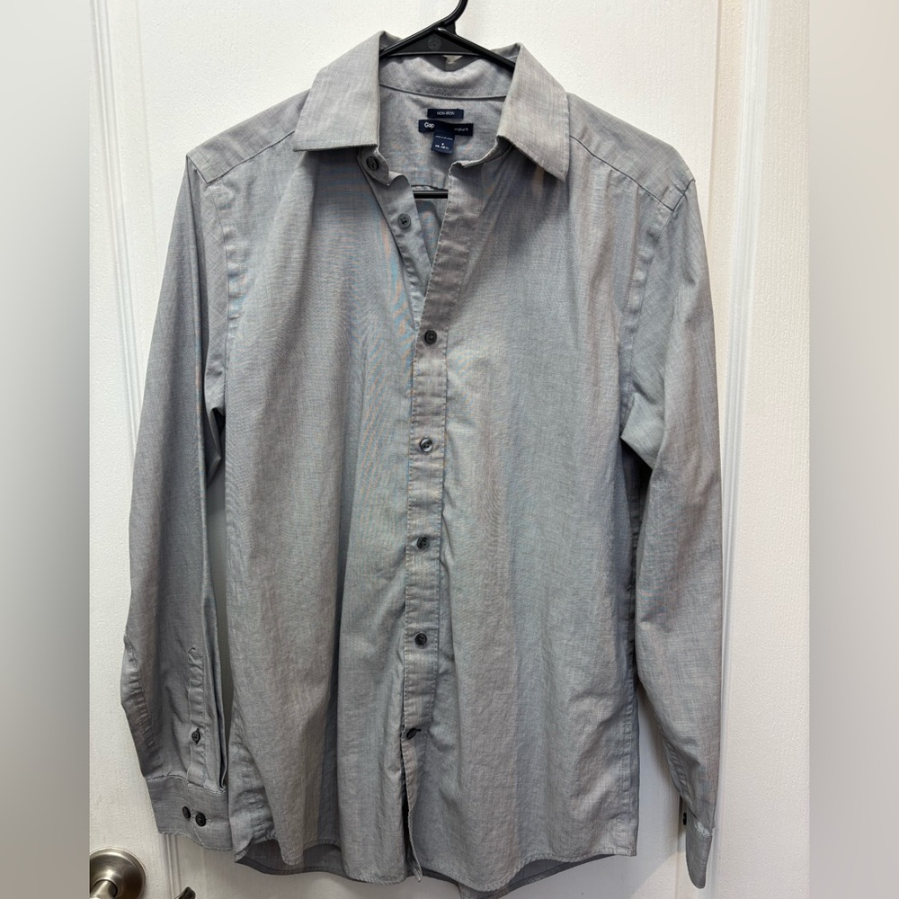 GAP Men's Light Gray Non-Iron Button-Up Shirt Size Small 14-14 1/2